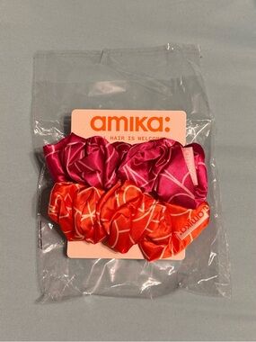 amika Bold Satin Scrunchie Duo in Hot Pink & Bright Orange